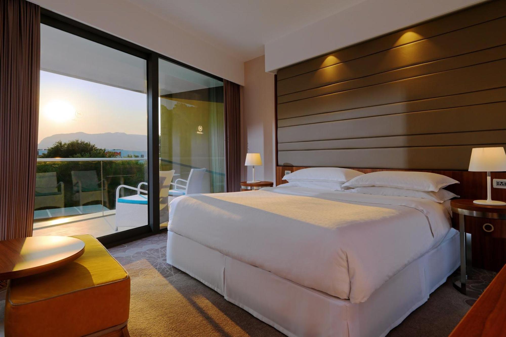 Sheraton Dubrovnik Riviera Hotel Mlini Exterior photo A bedroom at the hotel